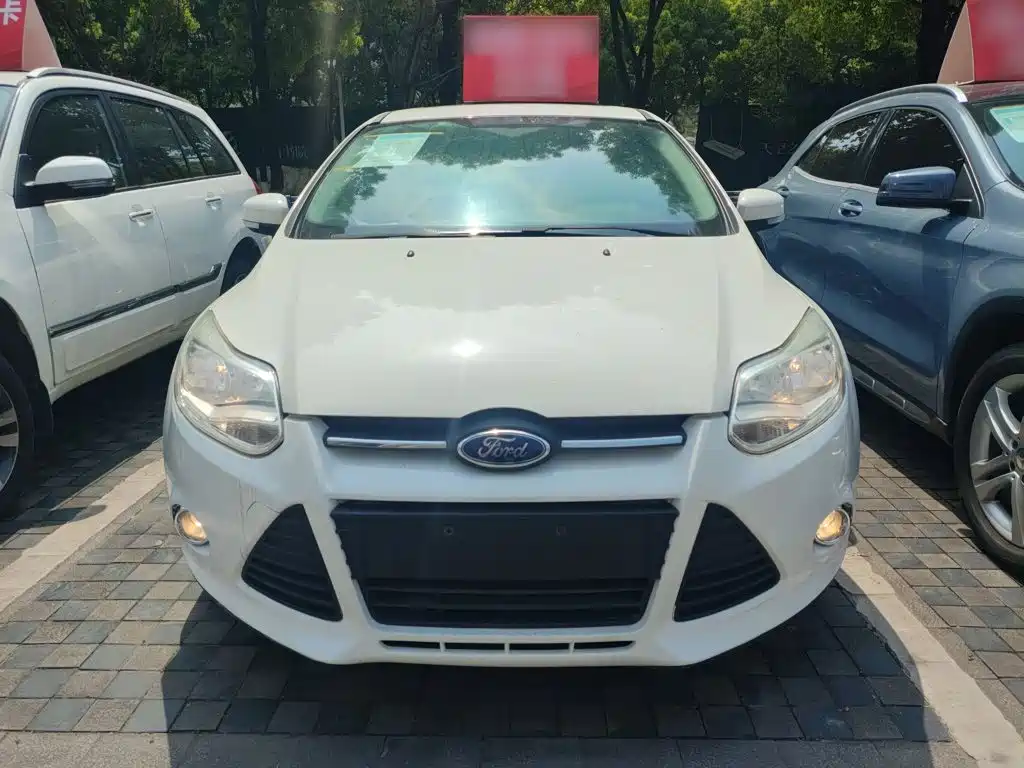 Focus Hatchback 1.6 L Auto Style
