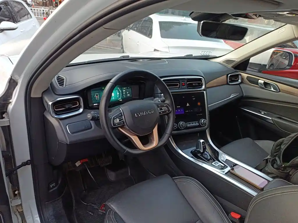 Lynk & Co 01 2.0 T 2 WD Pro CN-V