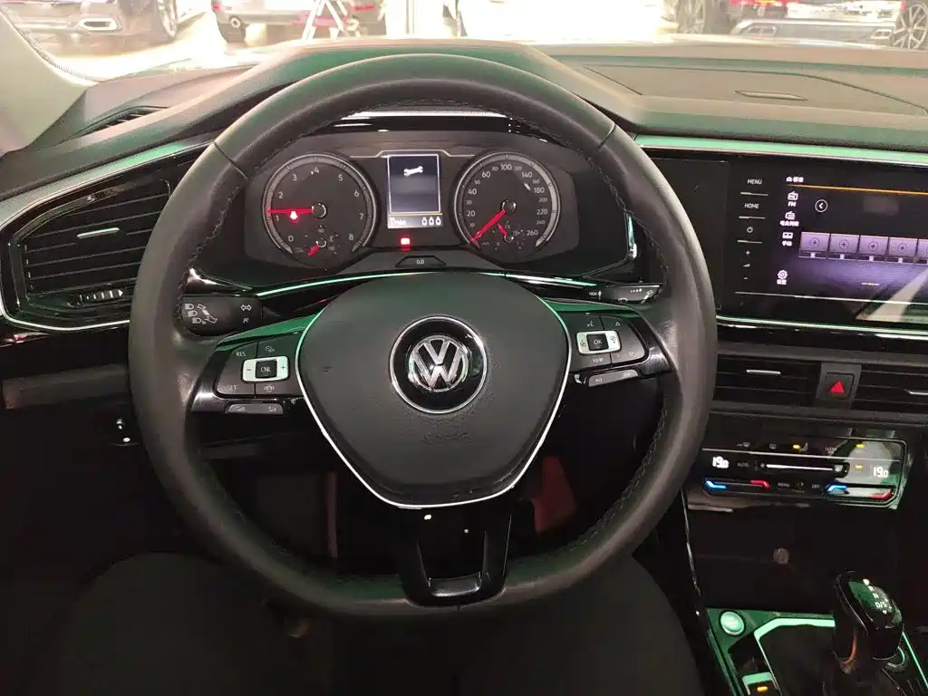 Tayron 330 TSI 2 WD Luxury Connected