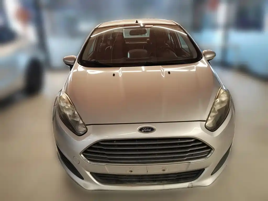 Fiesta Sedan 1.5 L Manual Style