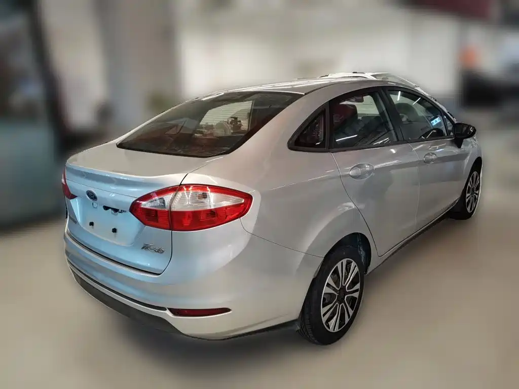 Fiesta Sedan 1.5 L Manual Style