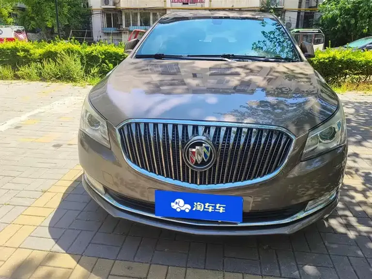 Buick LaCrosse 2.4 L SIDI Elite Comfort