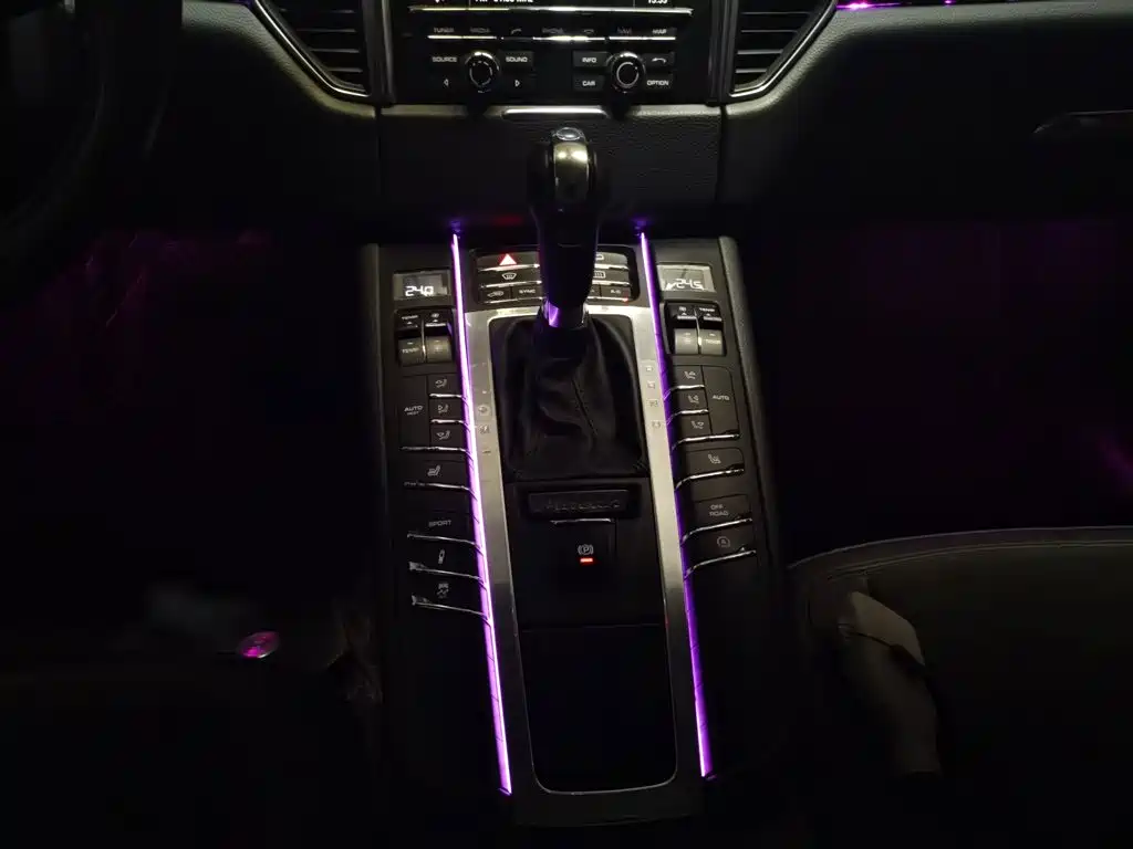 Macan Macan 2.0 T