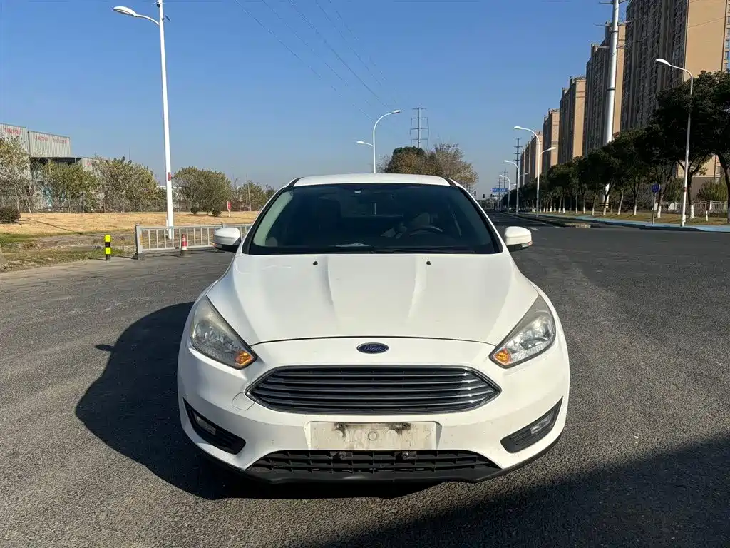 Focus Sedan 1.6 L Auto Comfort
