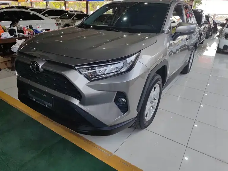 Toyota RAV4 2.0 L CVT 2 WD Urban