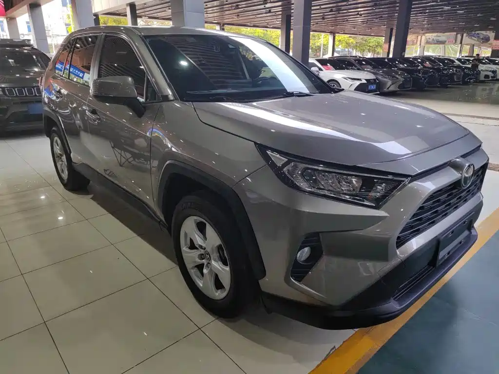 RAV4 2.0 L CVT 2 WD Urban