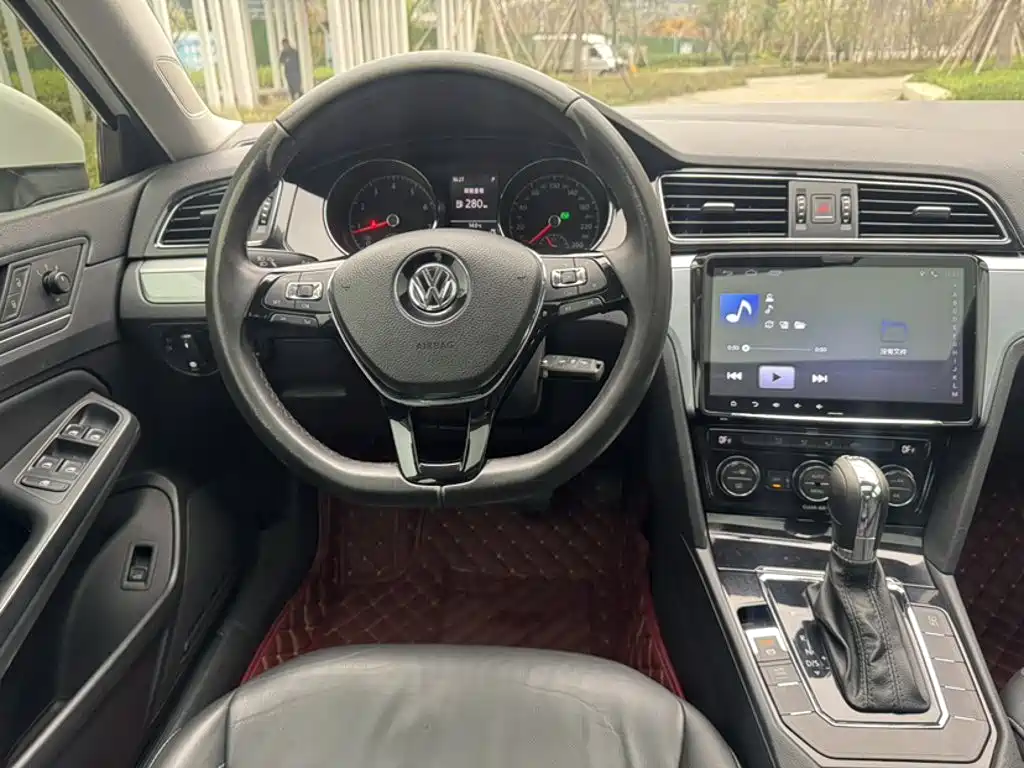Lamando 280 TSI DSG Comfort