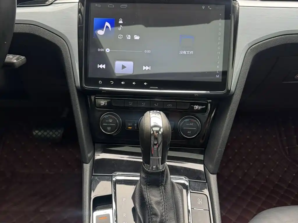 Lamando 280 TSI DSG Comfort