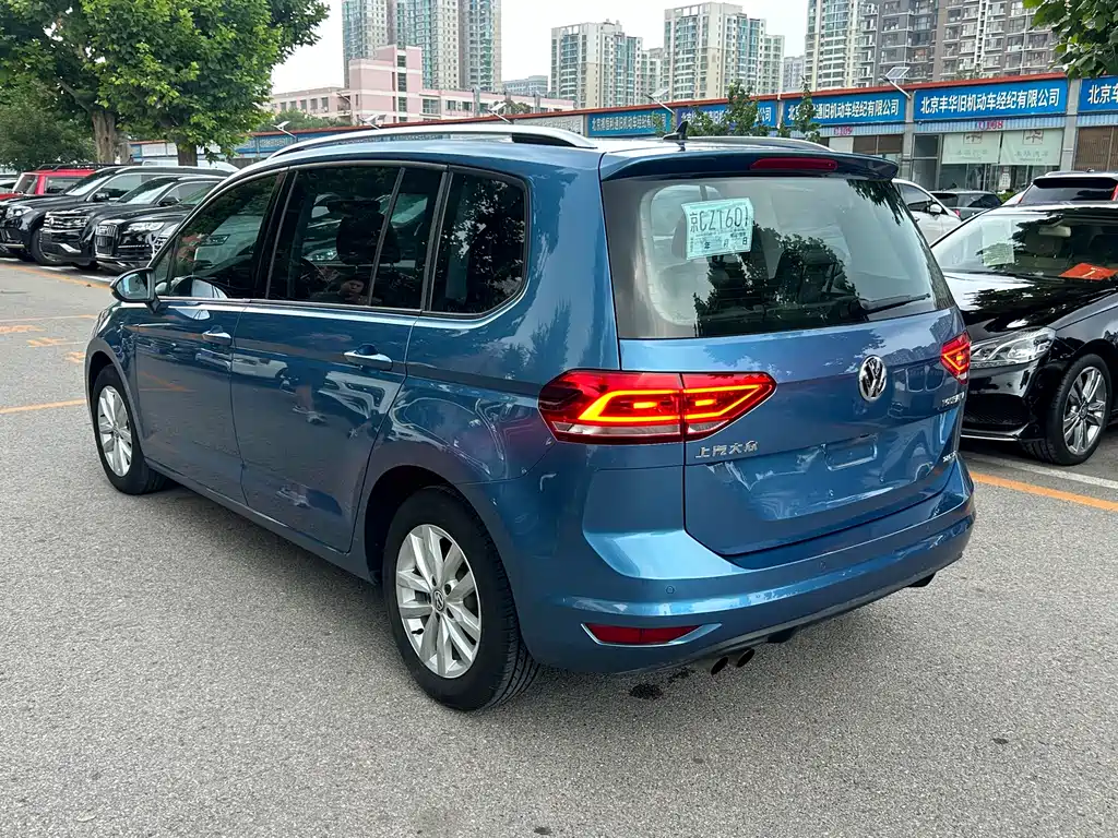 Touran Touran L 280 TSI DSG Comfort 7-seat CN-V