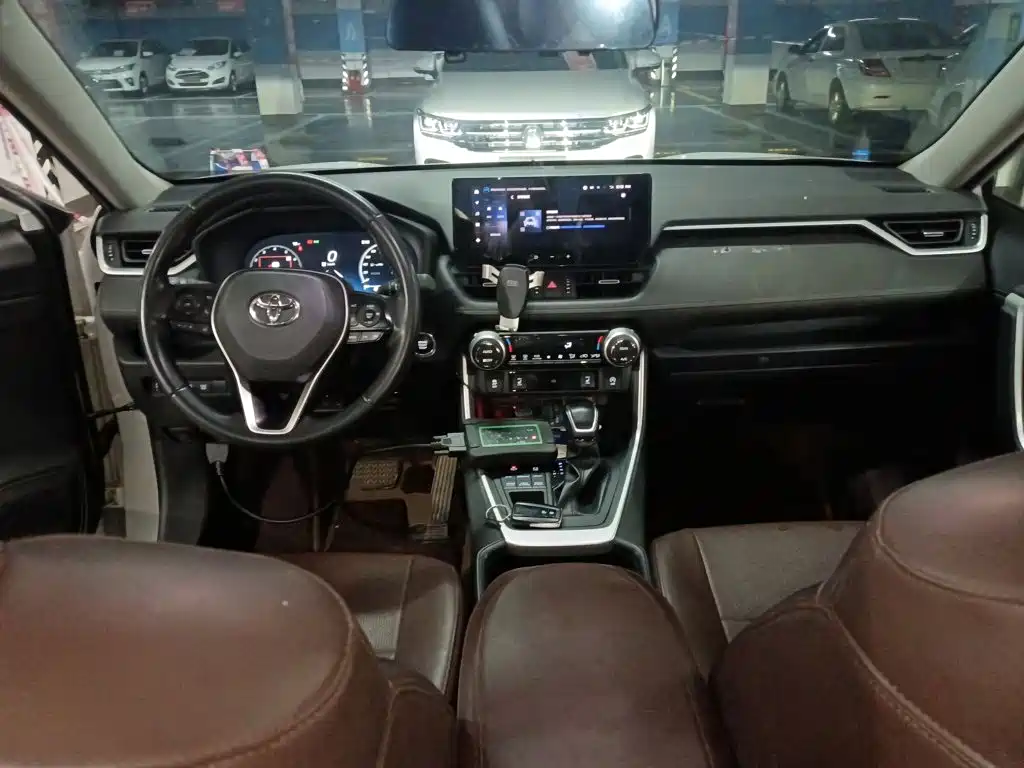 RAV4 2.0 L CVT 4 WD Adventure Plus