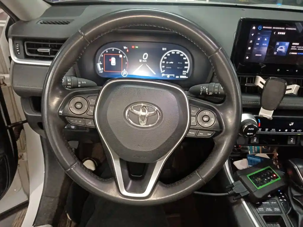 RAV4 2.0 L CVT 4 WD Adventure Plus