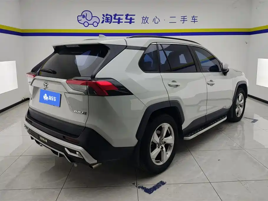 RAV4 2.0 L CVT 2 WD Style Plus