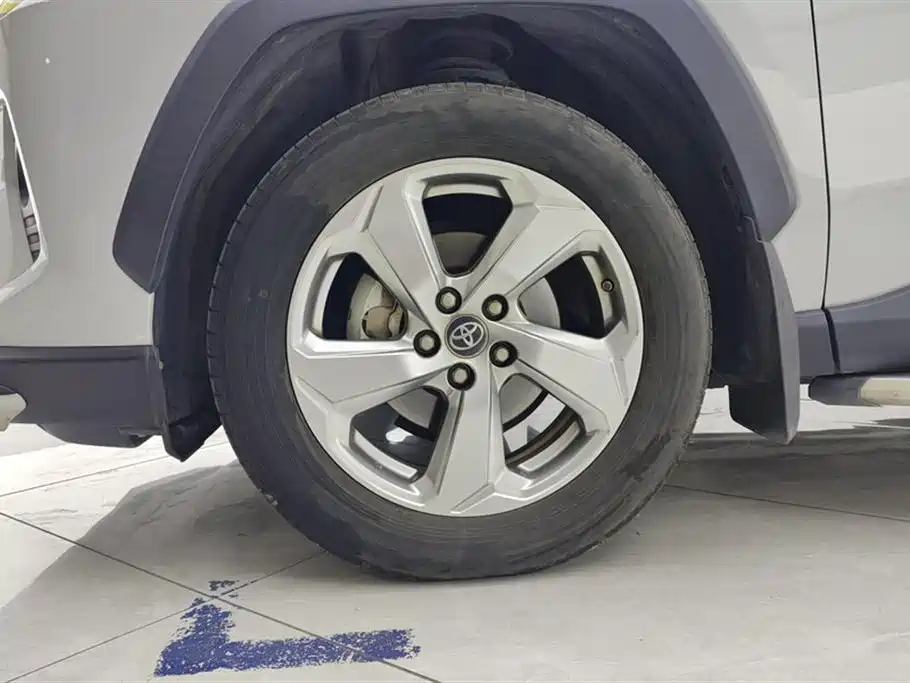 RAV4 2.0 L CVT 2 WD Style Plus