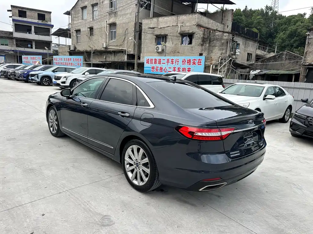 Taurus EcoBoost 245 Premium