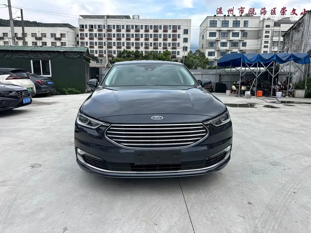 Taurus EcoBoost 245 Premium
