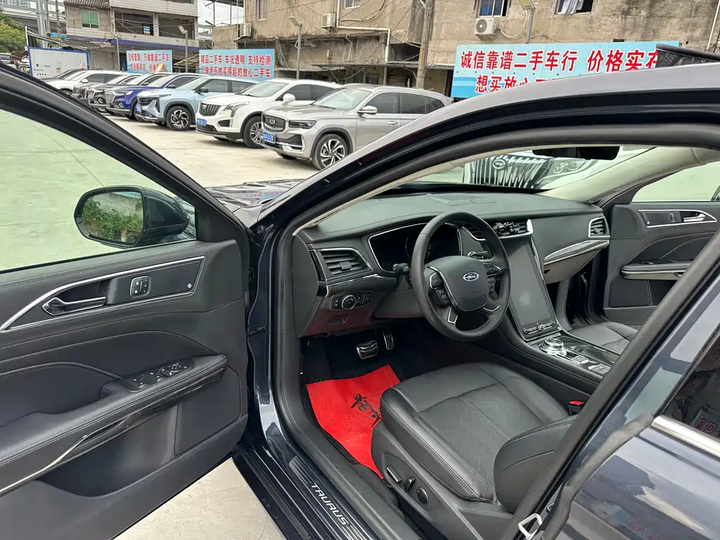 Taurus EcoBoost 245 Premium