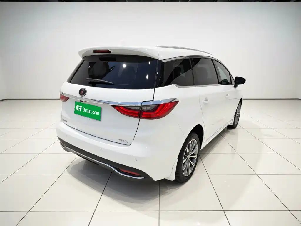 Song MAX 1.5 T Auto Connected Wise Comfort Sunroof 6-seat CN-VI