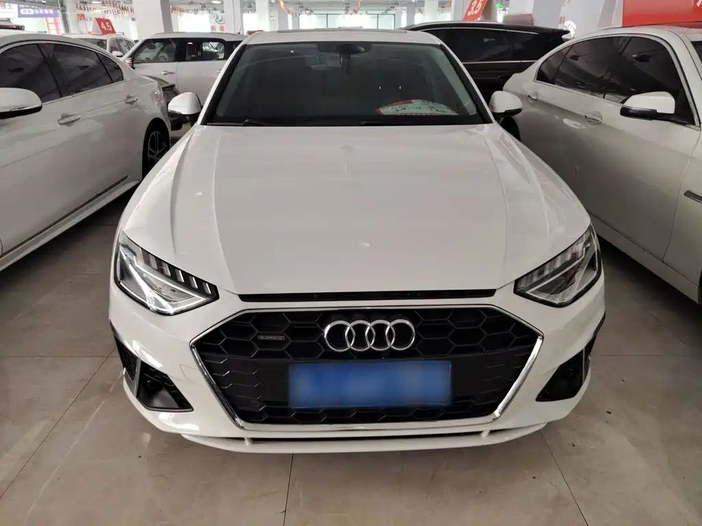Audi A4 L 40 TFSI quattro Luxury Dynamic