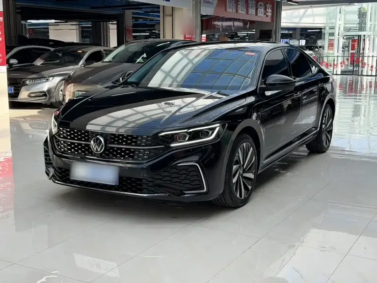 Volkswagen Passat 330 TSI Starry Sky Luxury