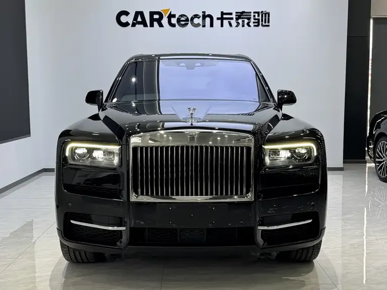 Rolls-Royce Cullinan 4-seat