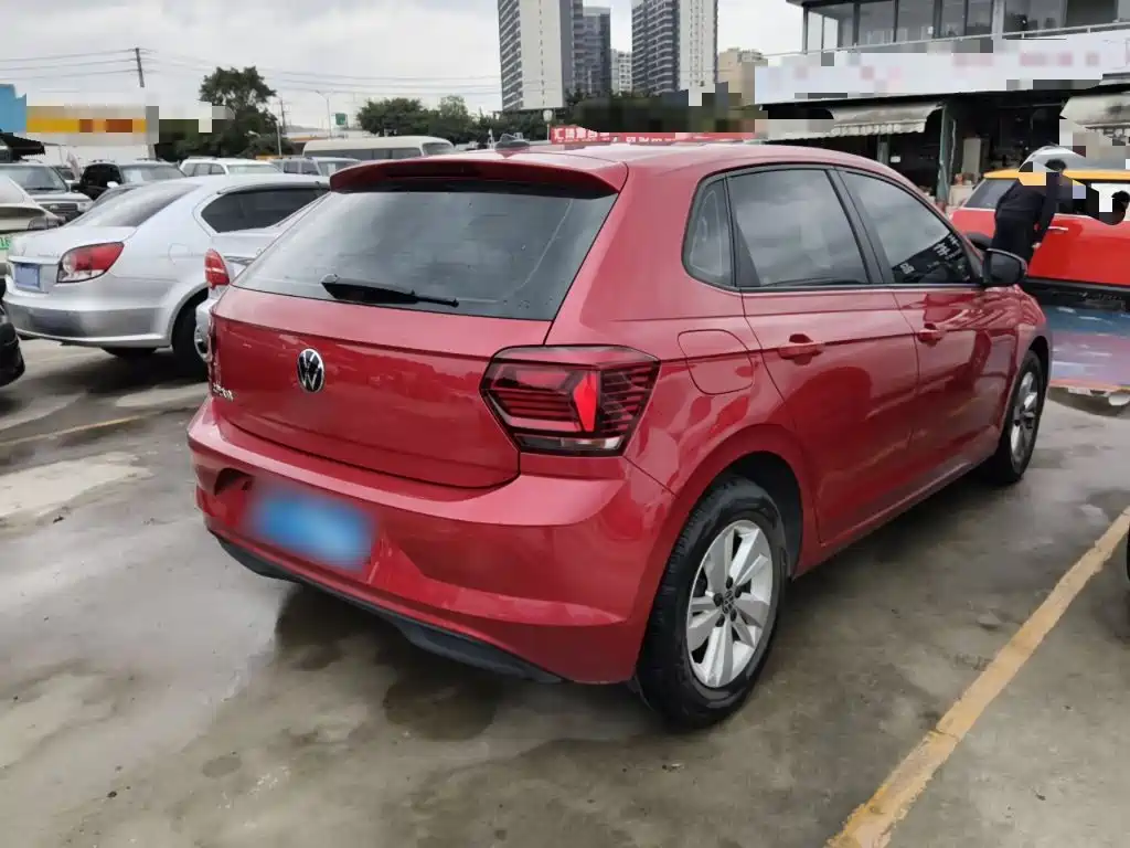 Polo Plus 1.5 L Auto Colorful Tech