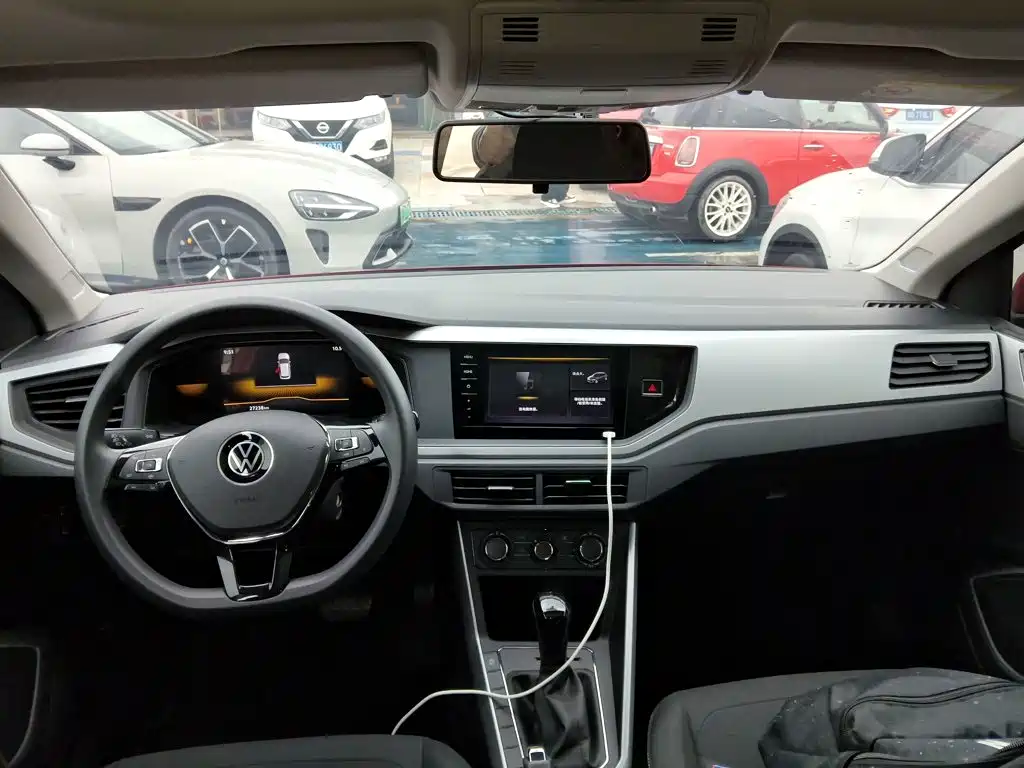 Polo Plus 1.5 L Auto Colorful Tech