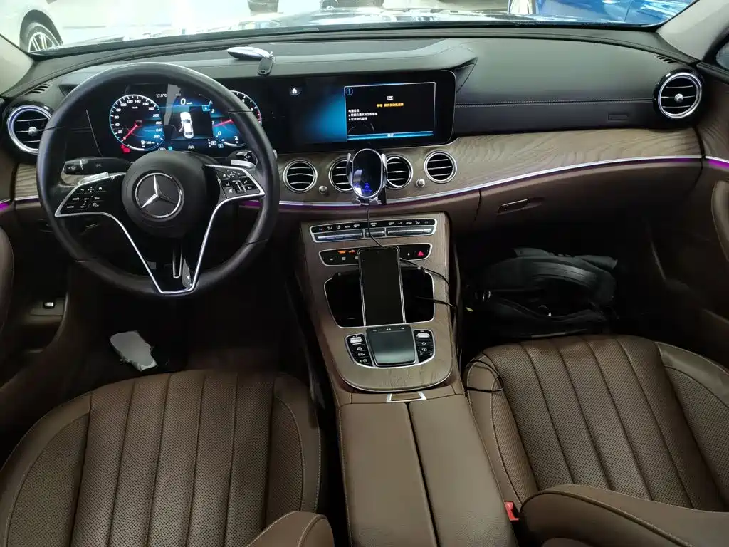 Mercedes-Benz E-Class Facelift E 300 L Distinguished