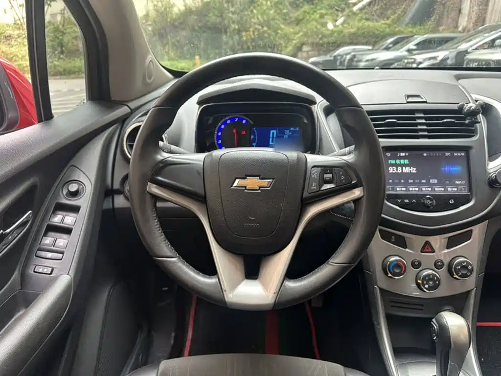 Tracker 1.4 T Auto 2 WD Luxury