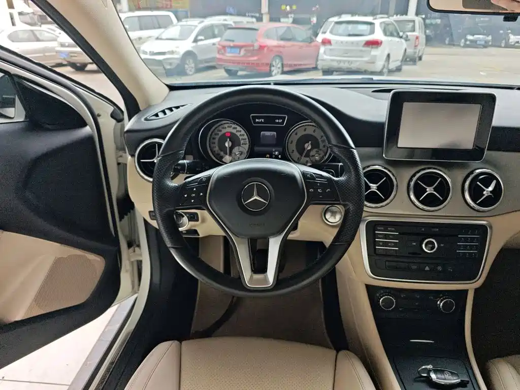 Mercedes-Benz GLA GLA 200 Dynamic