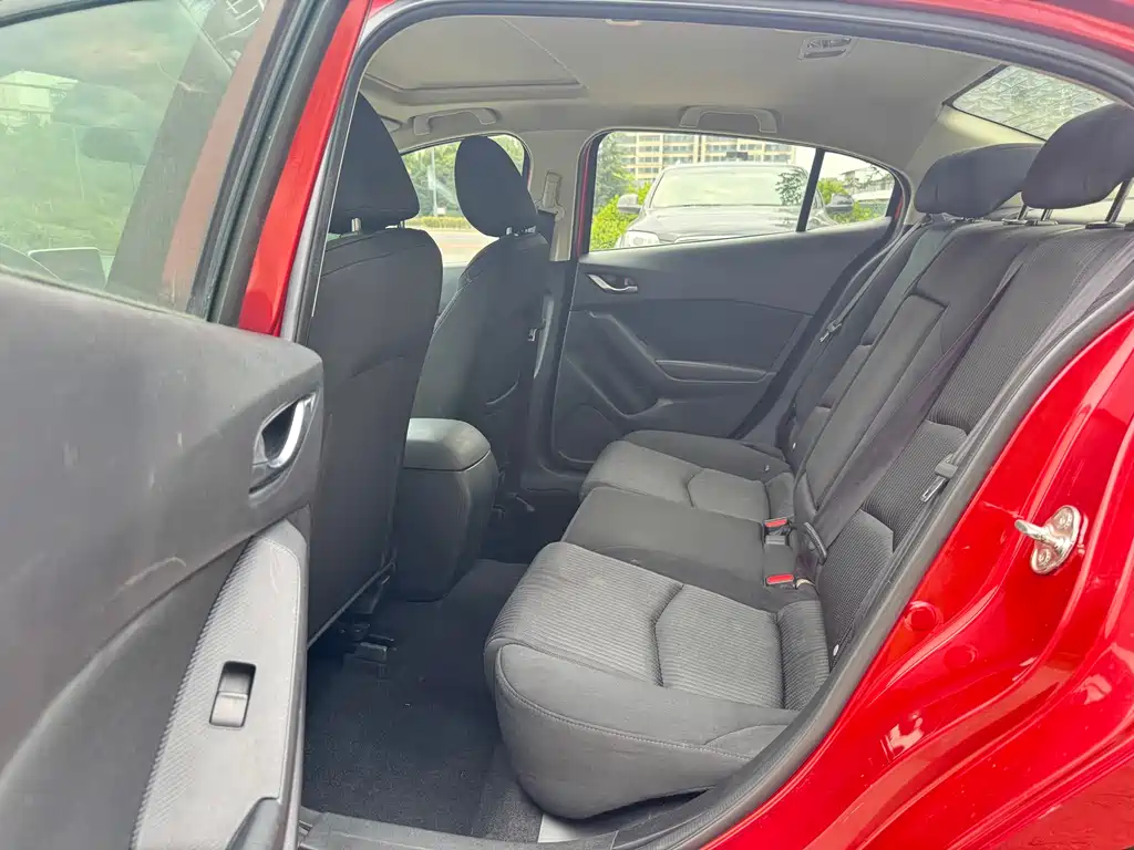 Mazda 3 Axela Sedan 1.5 L Auto Luxury