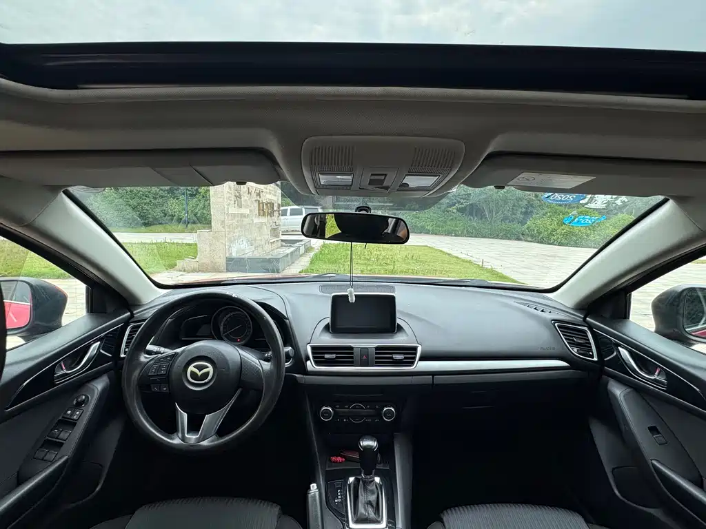 Mazda 3 Axela Sedan 1.5 L Auto Luxury