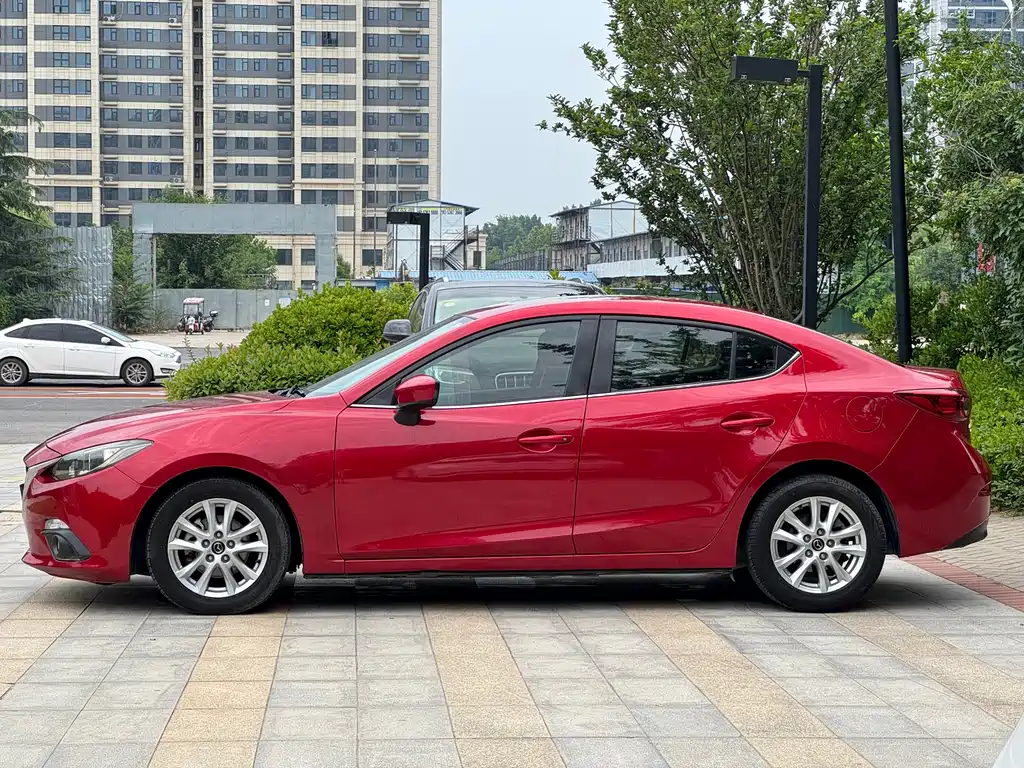 Mazda 3 Axela Sedan 1.5 L Auto Luxury