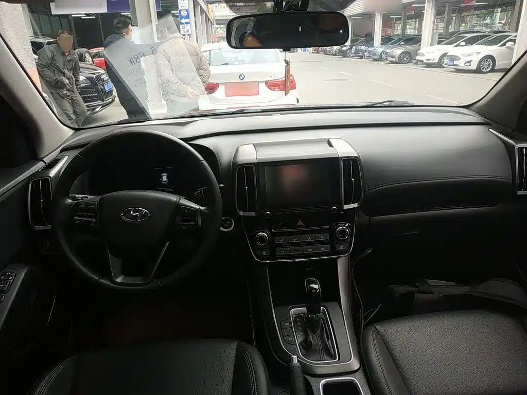 Hyundai ix35 2.0 L Auto 2 WD Brave · Smooth Enjoyment