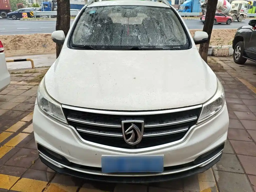 Baojun 730 1.5 T CVT Fashion 7-seat CN-VI