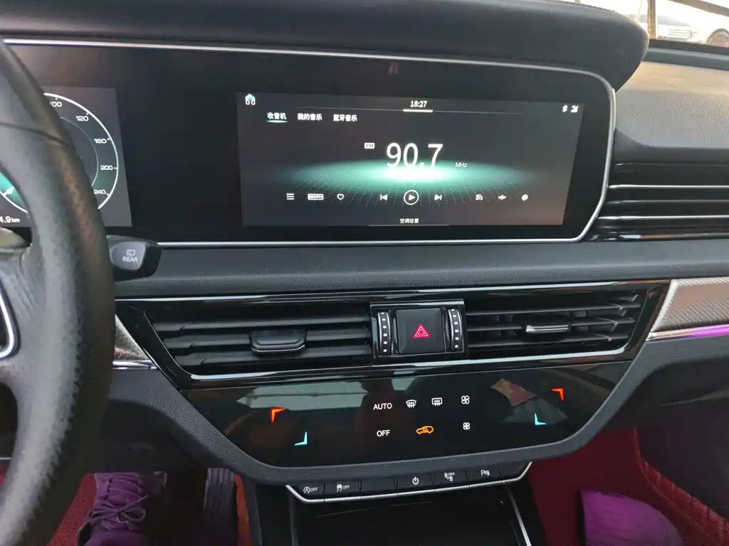 Hongqi HS5 2.0 T Connected Flagship Enjoyment