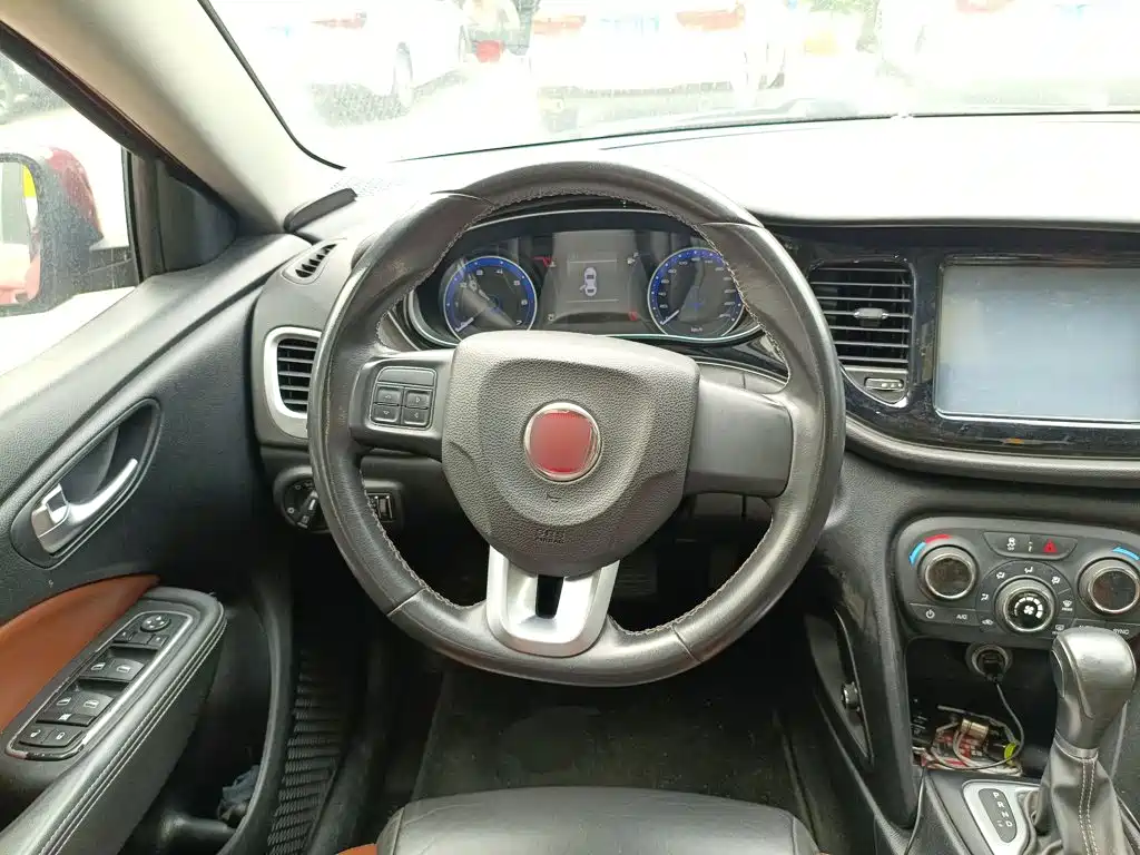 Viaggio 1.4 T Auto Power Enjoyment