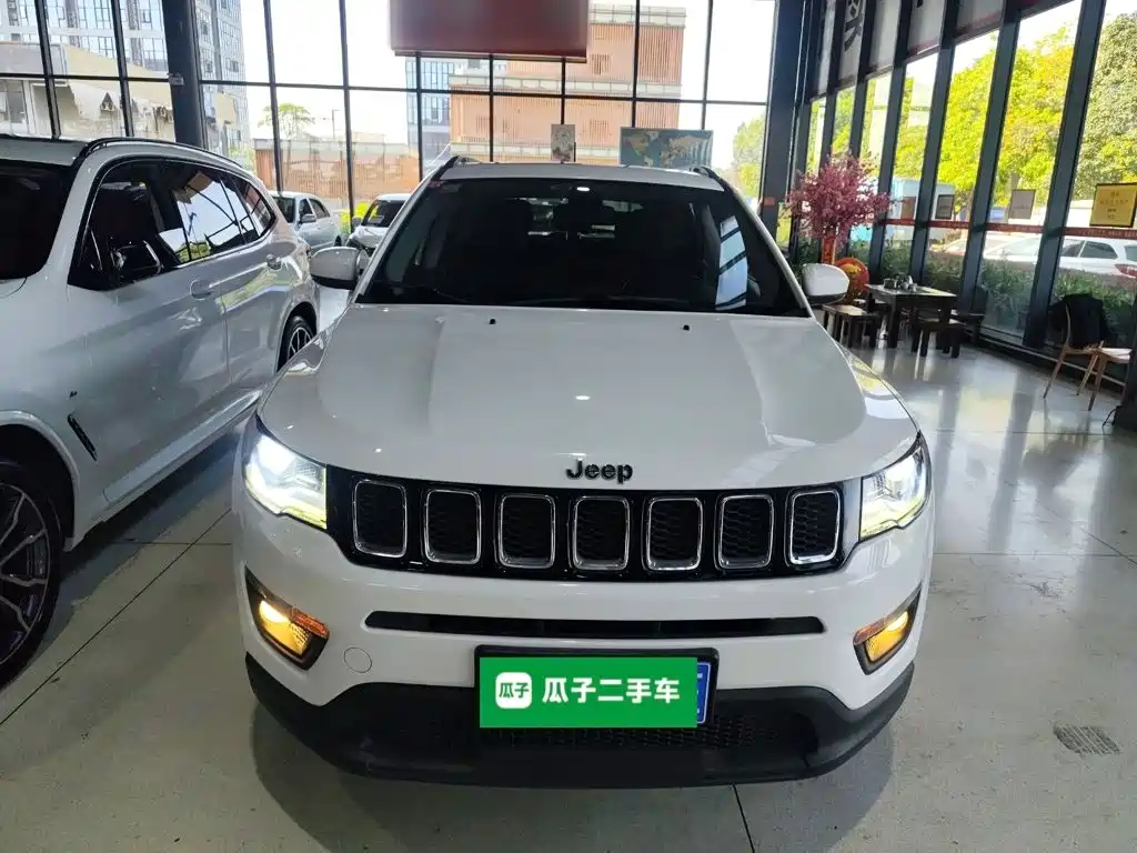 Compass 220 T Auto Home Enjoyment