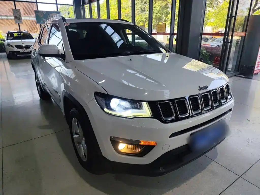 Compass 220 T Auto Home Enjoyment