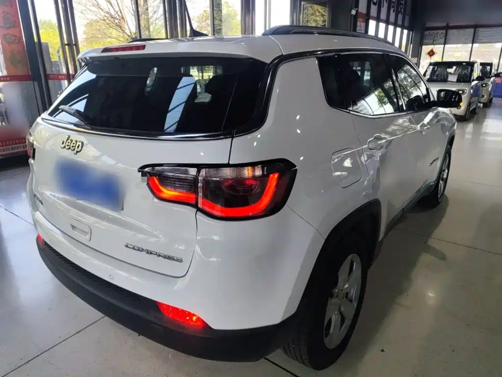 Compass 220 T Auto Home Enjoyment