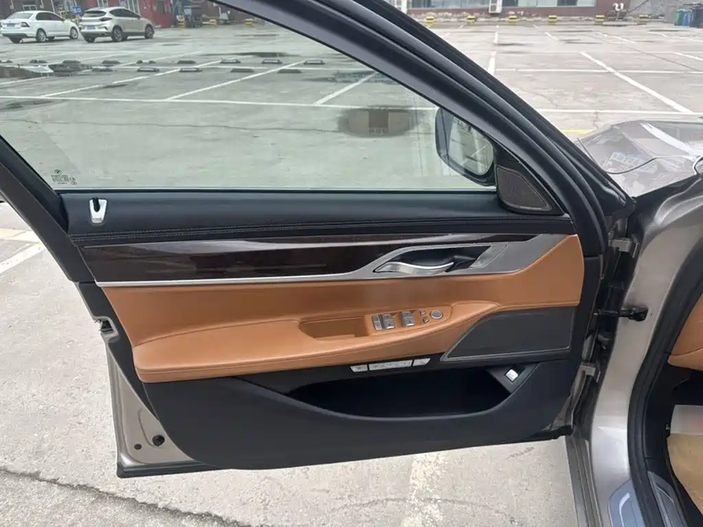 BMW 7 Series 740 Li xDrive Luxury