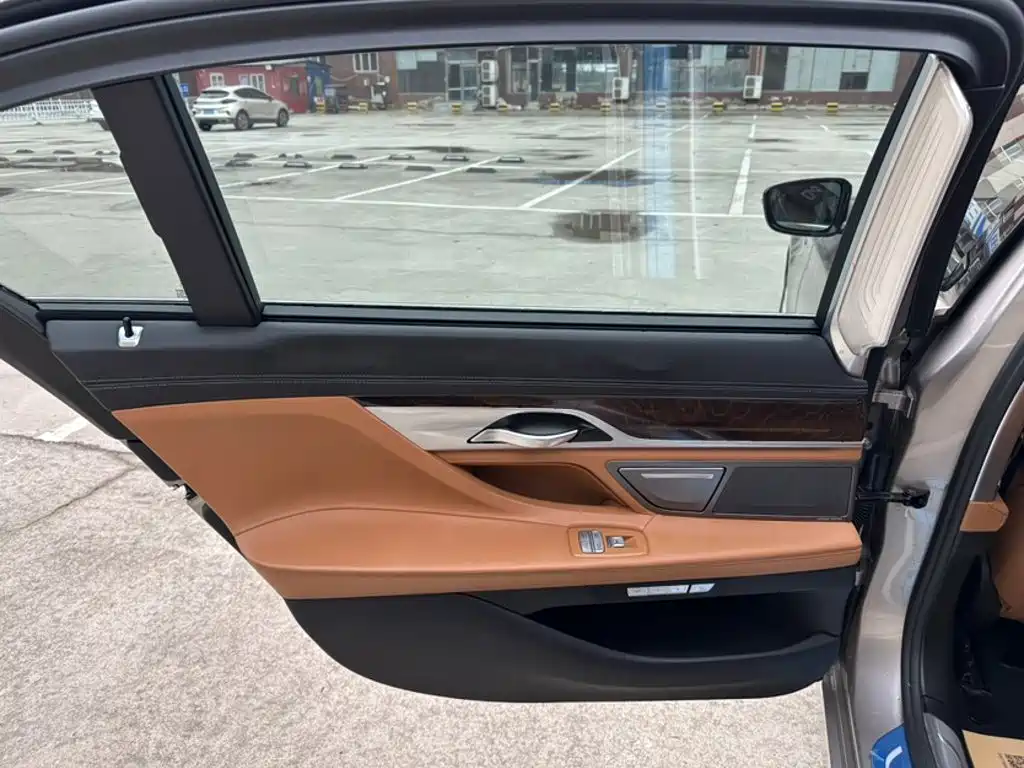 BMW 7 Series 740 Li xDrive Luxury