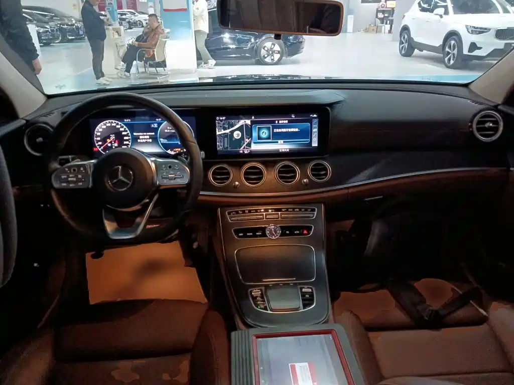Mercedes-Benz E-Class E 200 L Sport