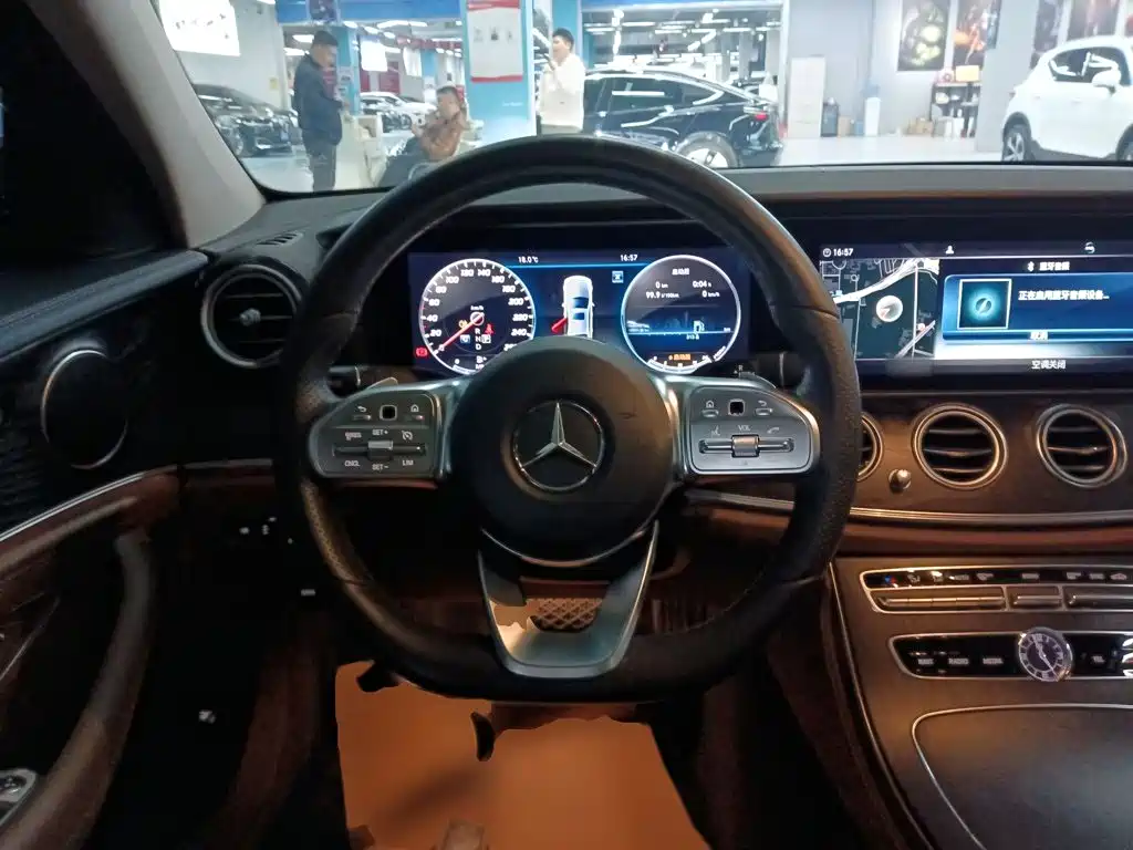 Mercedes-Benz E-Class E 200 L Sport
