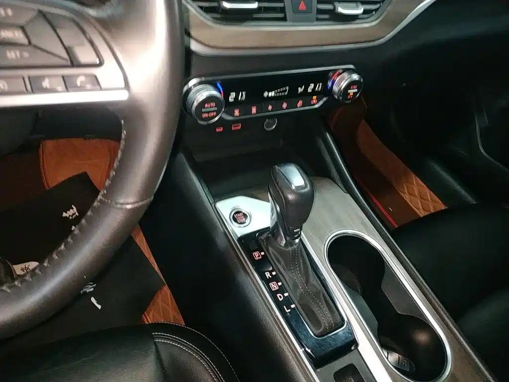 Teana 2.0 L XL Comfort