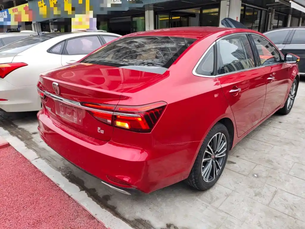 Roewe i6 Classic PLUS 1.6 L CVT 4 G Connected Glory Flagship