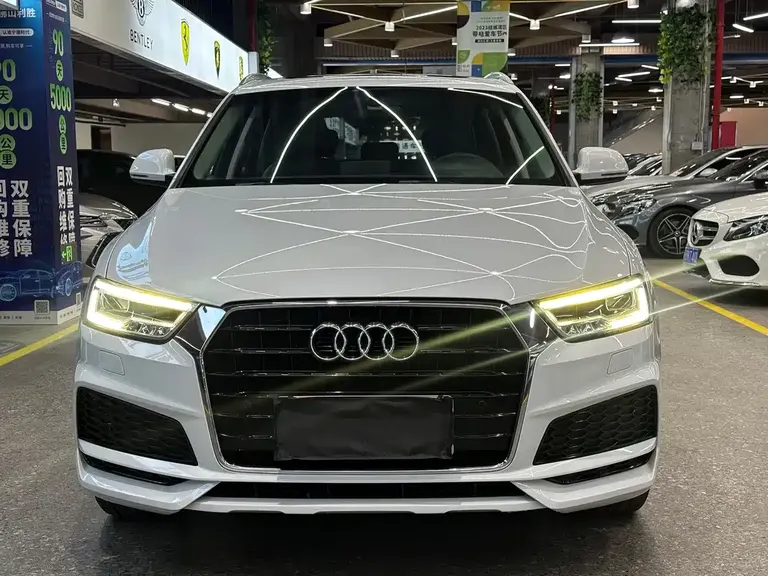 Audi Q3 30 TFSI Fashion Collector