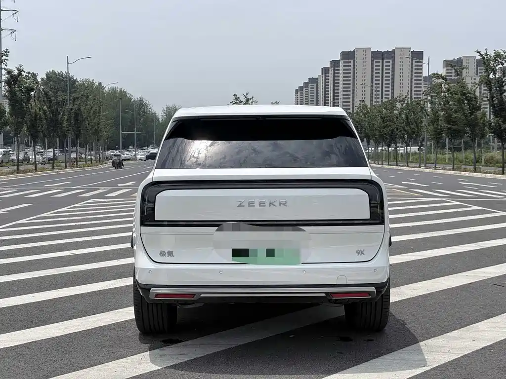 Zeekr 9 X Hyper 70 kWh