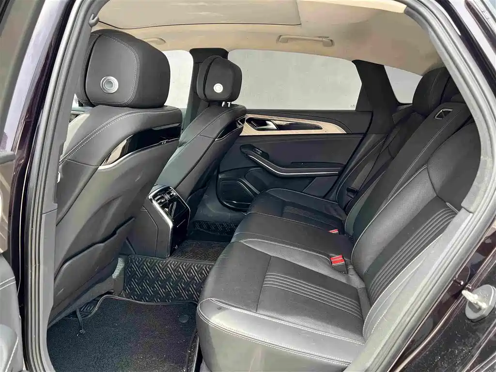 Hongqi H9 2.0 T Connected Flagship Enjoyment