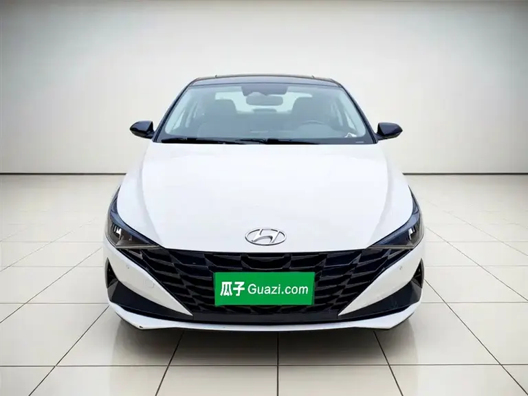 Hyundai Elantra 1.5 L CVT LUX Distinguished