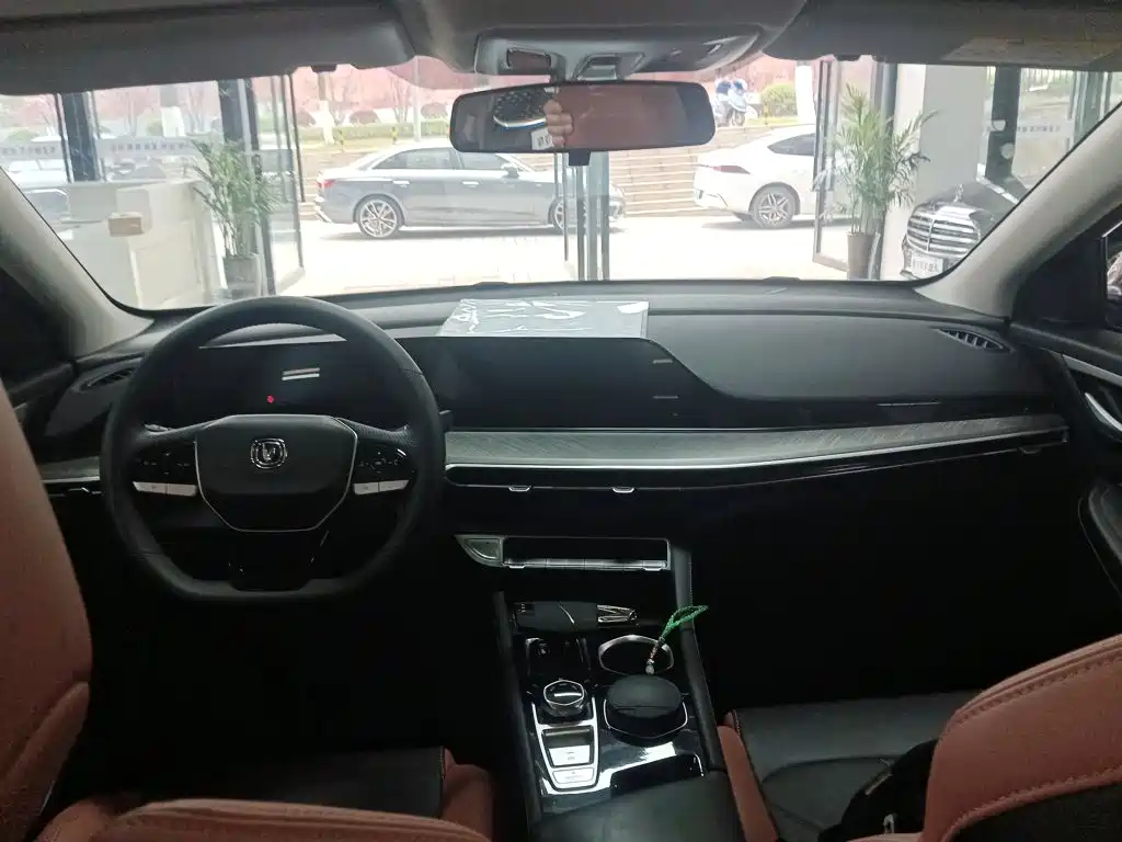 Eado Smooth Enjoyment PLUS Blue Whale NE 1.4 T GDI DCT Distinguished